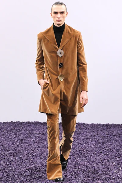 Look 13